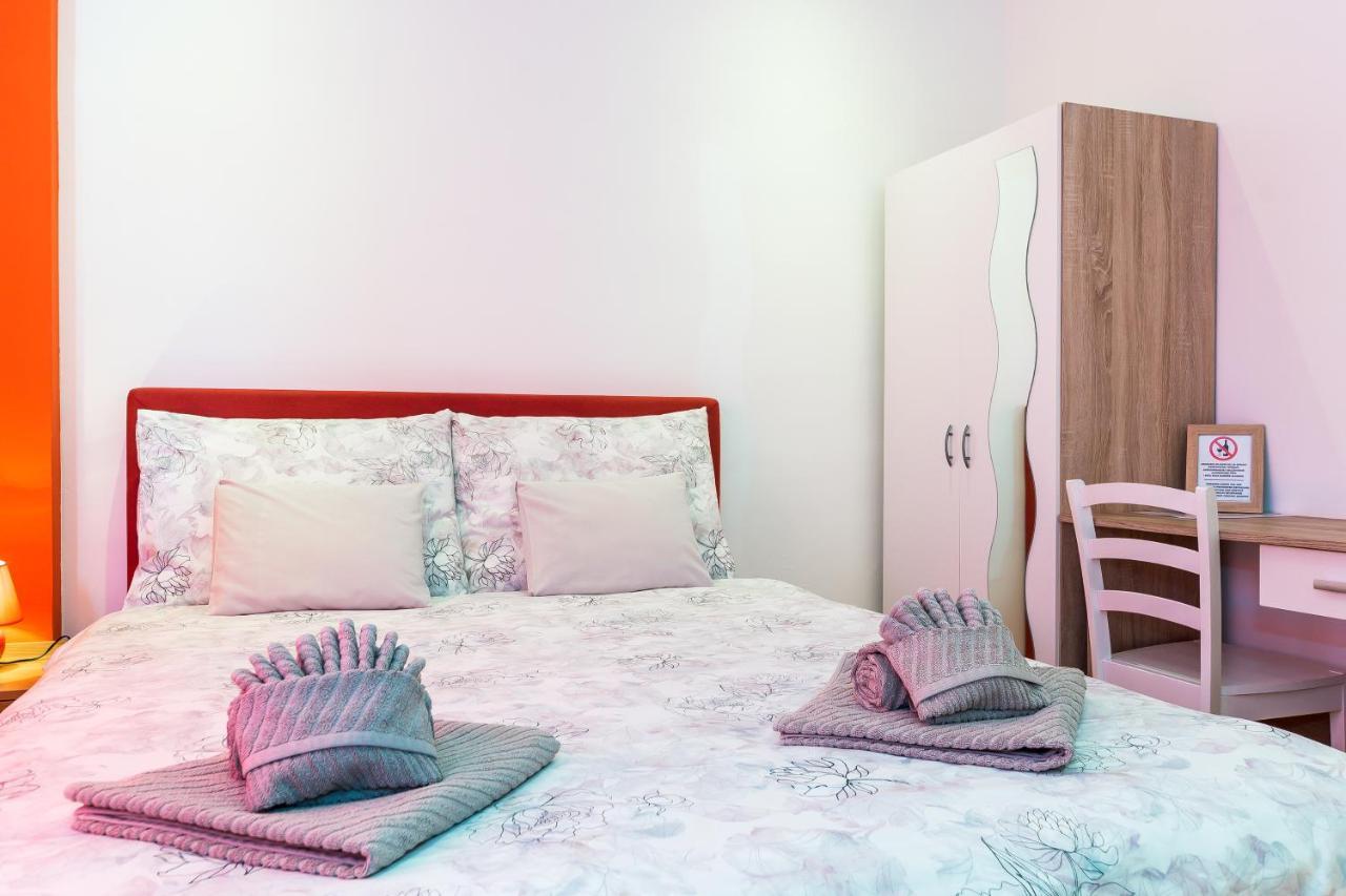 Guest House Slatki Snovi Knin Esterno foto