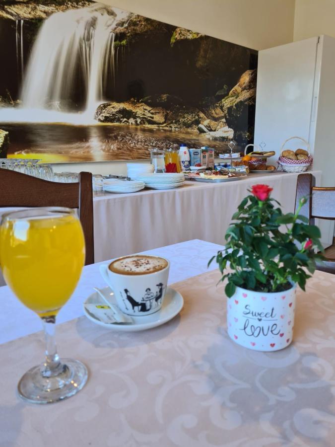 Guest House Slatki Snovi Knin Esterno foto