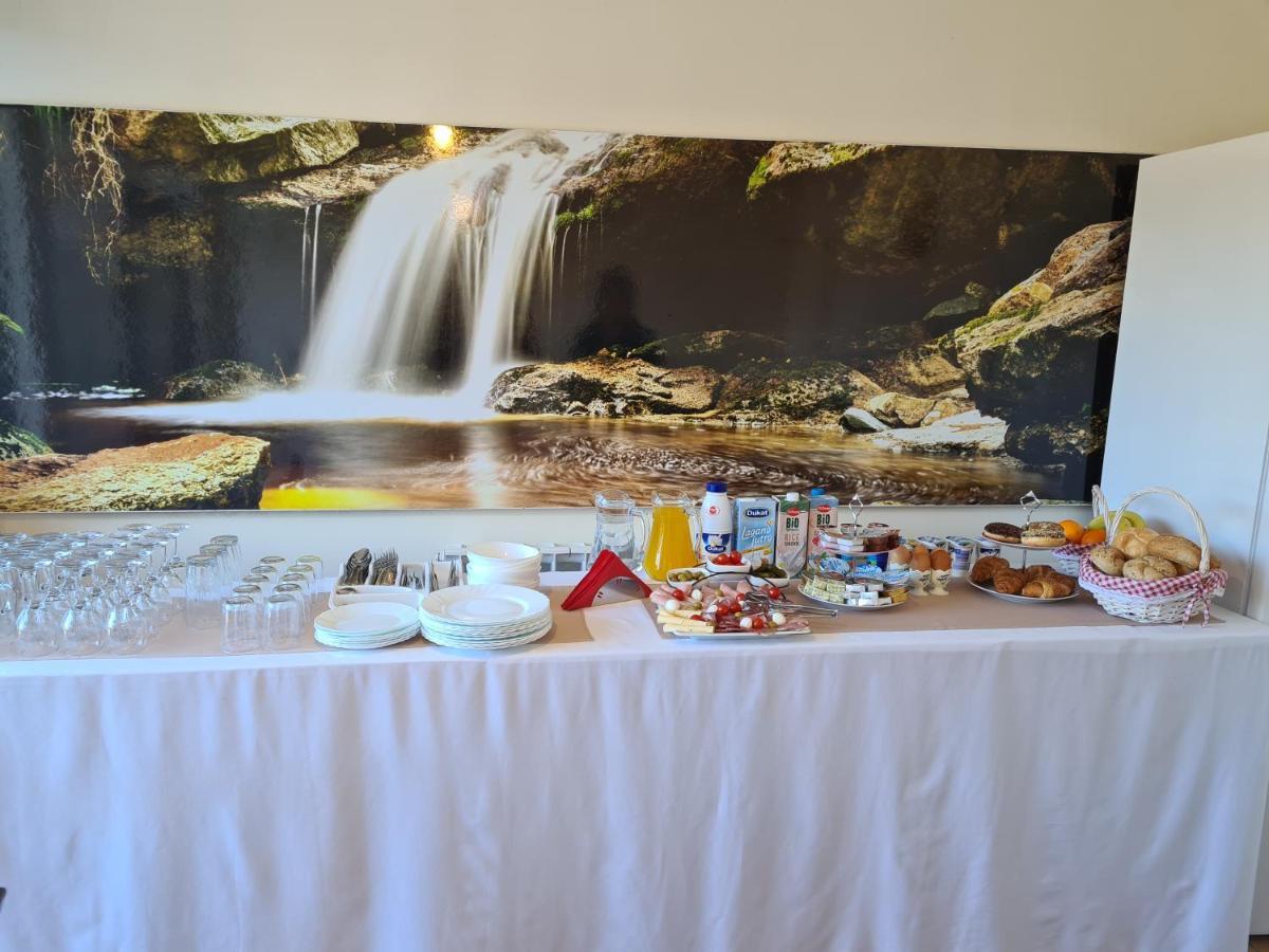 Guest House Slatki Snovi Knin Esterno foto