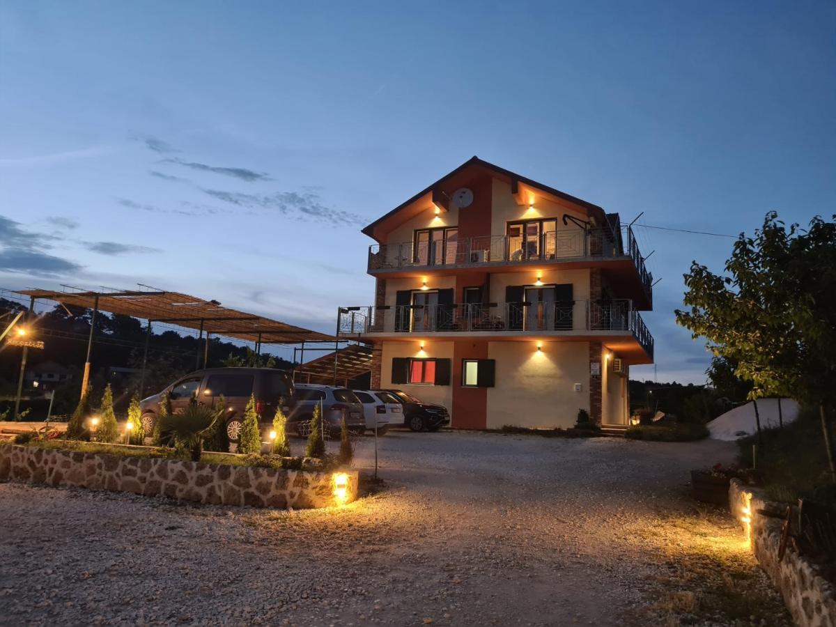Guest House Slatki Snovi Knin Esterno foto