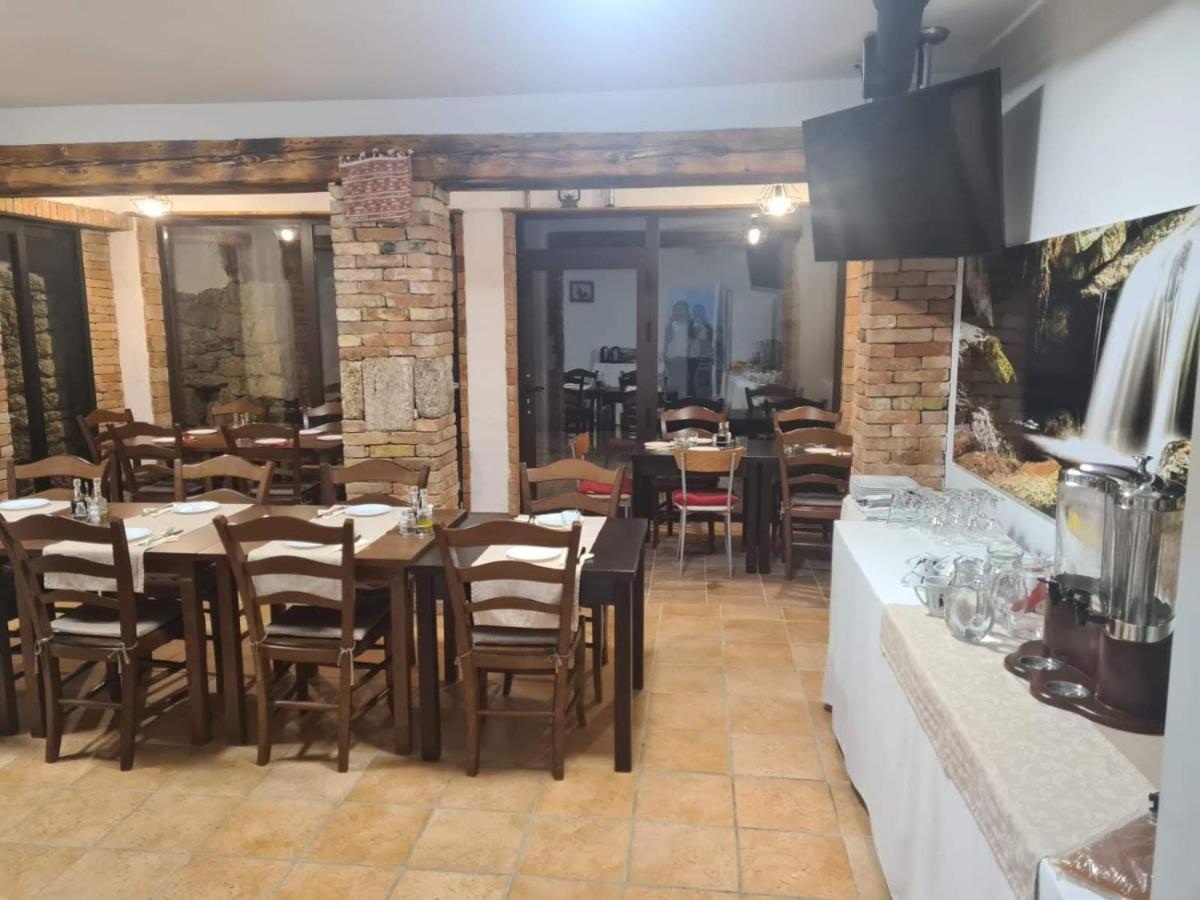 Guest House Slatki Snovi Knin Esterno foto