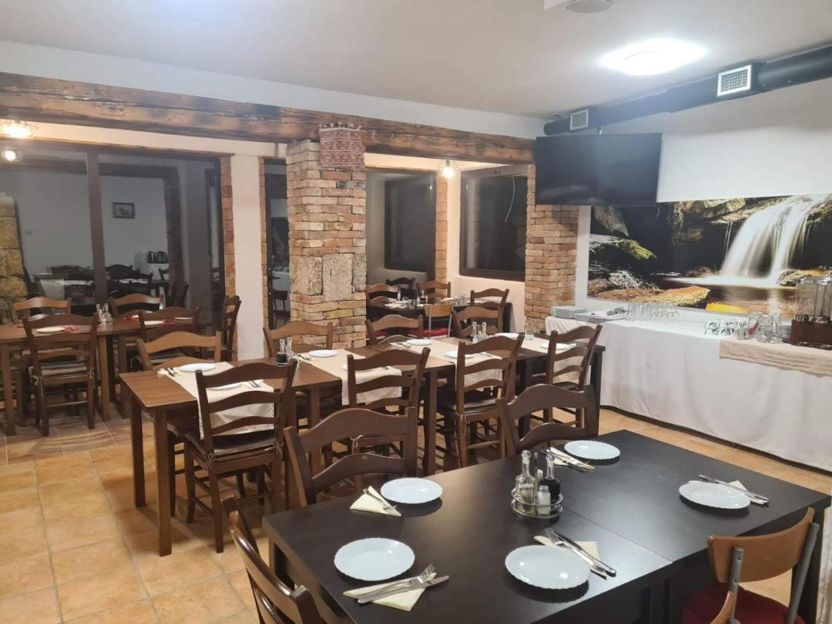 Guest House Slatki Snovi Knin Esterno foto